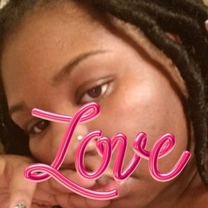 Meet your Posher, Cassandra